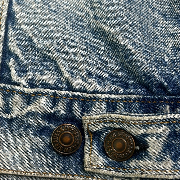 Vintage Levi’s Distressed Flannel Lined Jean Jacket - Picture 14 of 15